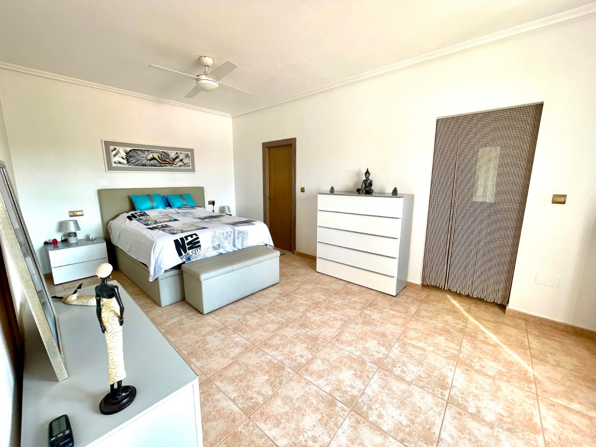 For sale - 3 Bedroom 2 Bathroom House - Detached Villa in Catral - Catral Centro  - Alicante