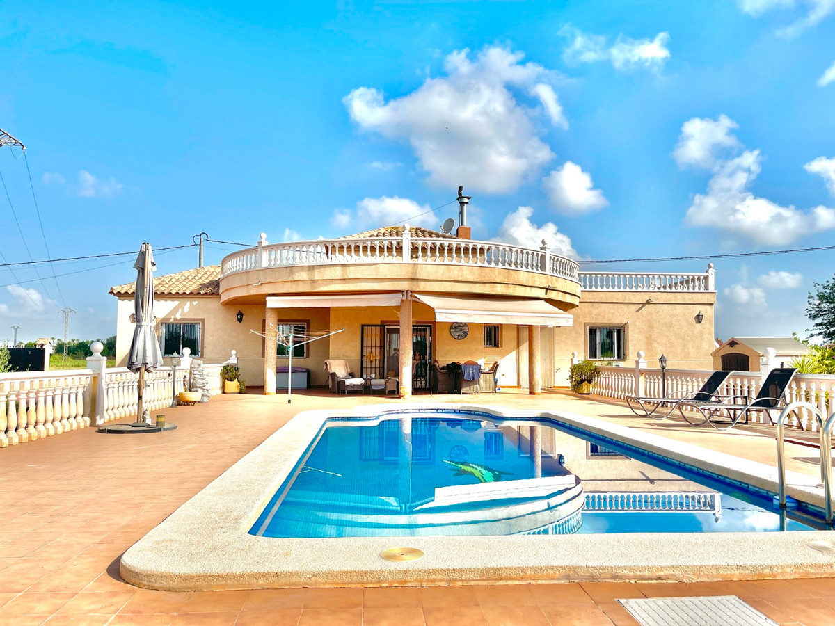 For sale - 3 Bedroom 2 Bathroom House - Detached Villa in Catral - Catral Centro  - Alicante