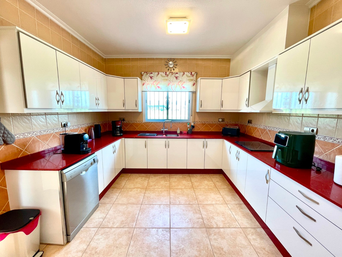 For sale - 3 Bedroom 2 Bathroom House - Detached Villa in Catral - Catral Centro  - Alicante