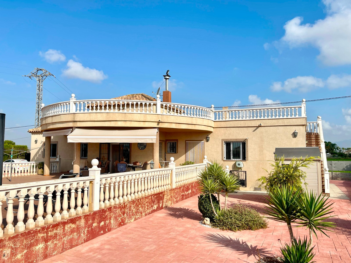 For sale - 3 Bedroom 2 Bathroom House - Detached Villa in Catral - Catral Centro  - Alicante