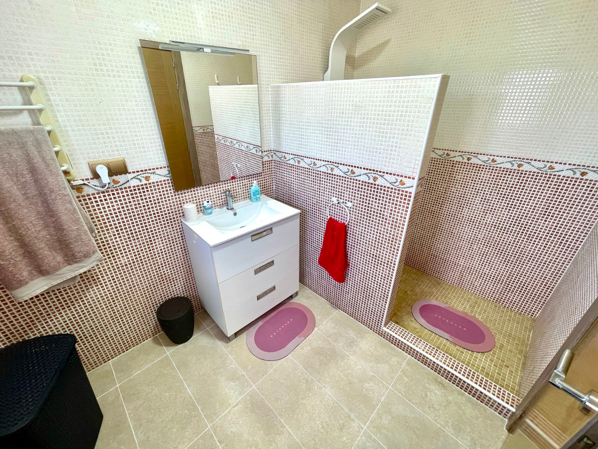 For sale - 3 Bedroom 2 Bathroom House - Detached Villa in Catral - Catral Centro  - Alicante