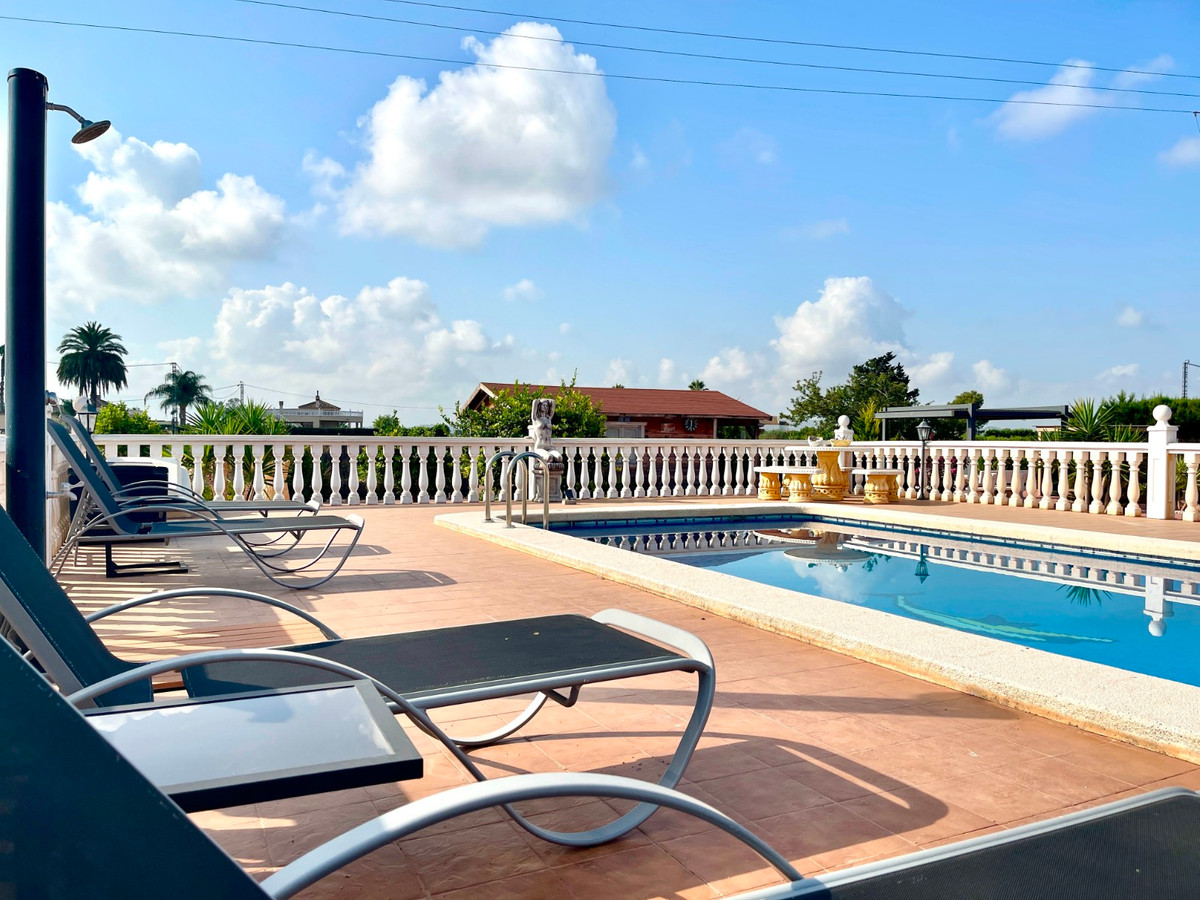 For sale - 3 Bedroom 2 Bathroom House - Detached Villa in Catral - Catral Centro  - Alicante