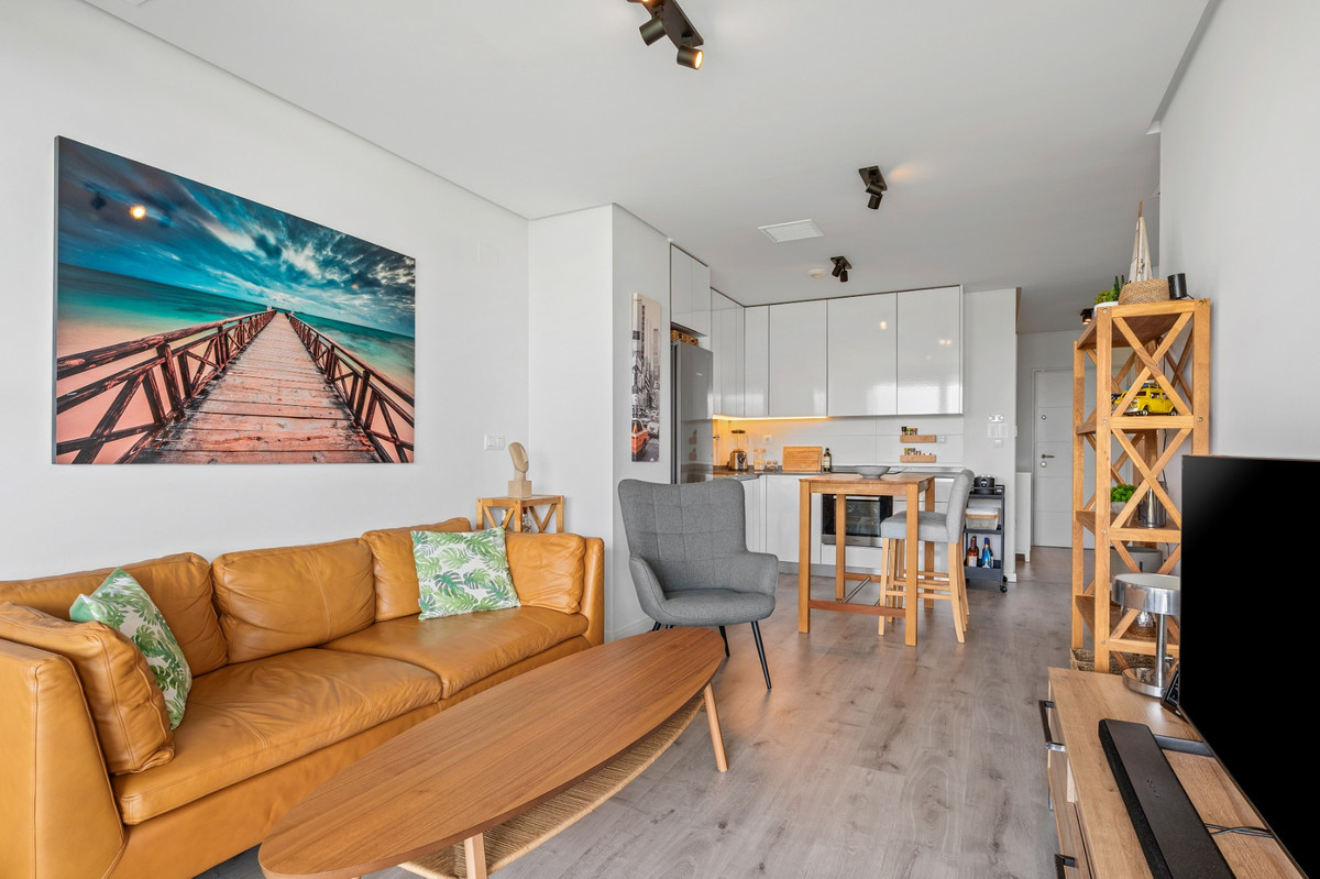 For sale - 3 Bedroom 2 Bathroom Apartment - Middle Floor Apartment in Orihuela - Villamartin  - Alicante