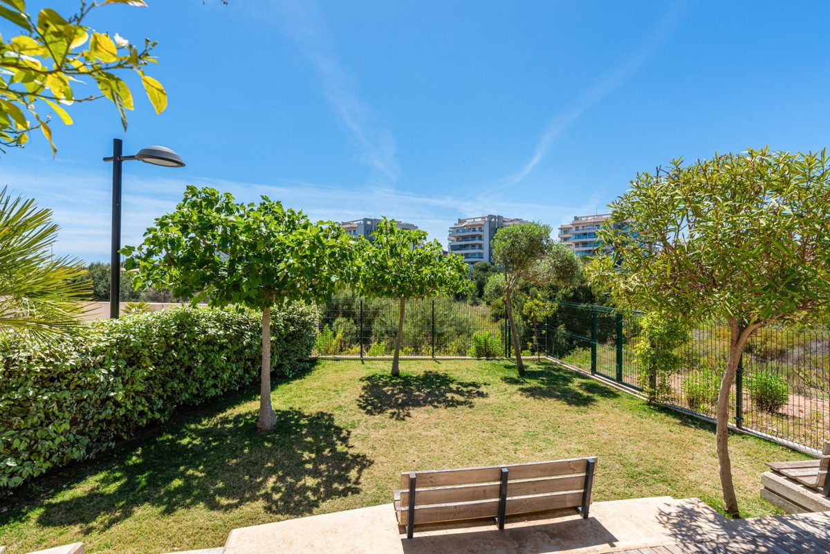 For sale - 3 Bedroom 2 Bathroom Apartment - Middle Floor Apartment in Orihuela - Villamartin  - Alicante