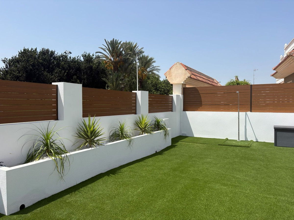 For sale - 4 Bedroom 4 Bathroom House - Detached Villa in Orihuela - Los Altos  - Alicante