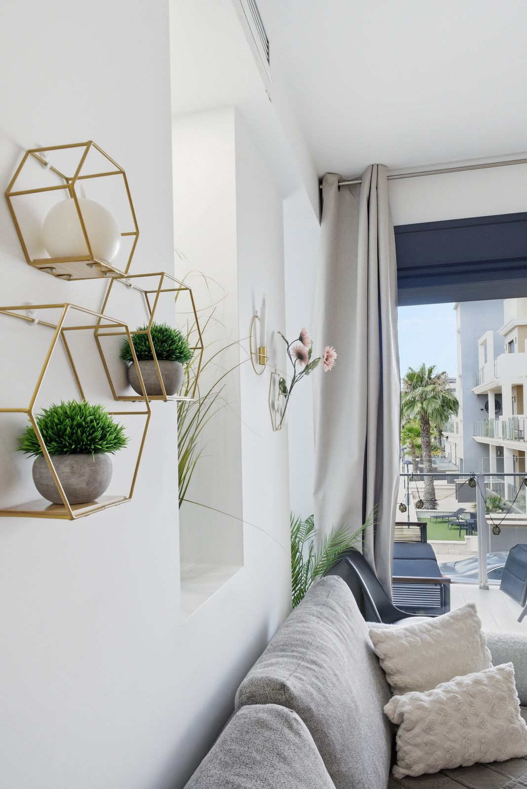 For sale - 2 Bedroom 2 Bathroom Apartment - Middle Floor Apartment in Orihuela - La Zenia  - Alicante