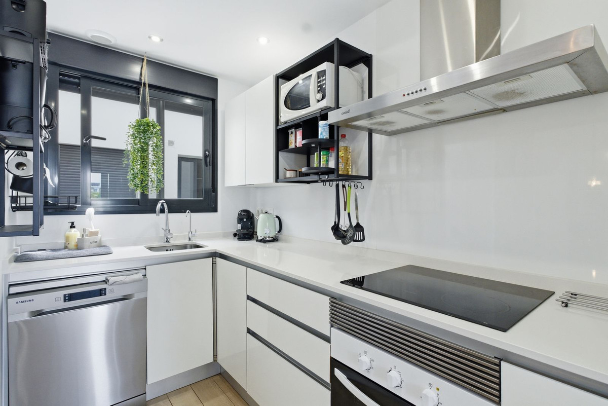 For sale - 2 Bedroom 2 Bathroom Apartment - Middle Floor Apartment in Orihuela - La Zenia  - Alicante