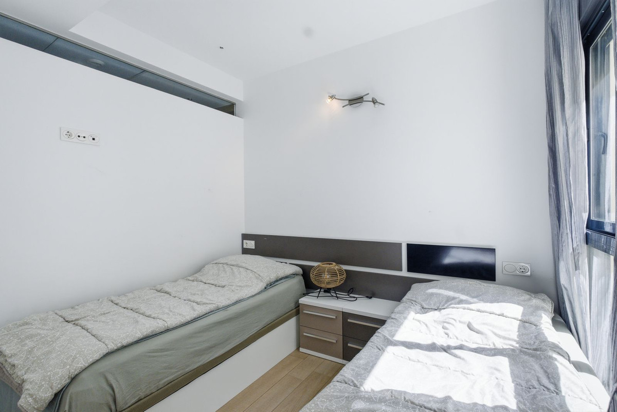 For sale - 2 Bedroom 2 Bathroom Apartment - Middle Floor Apartment in Orihuela - La Zenia  - Alicante