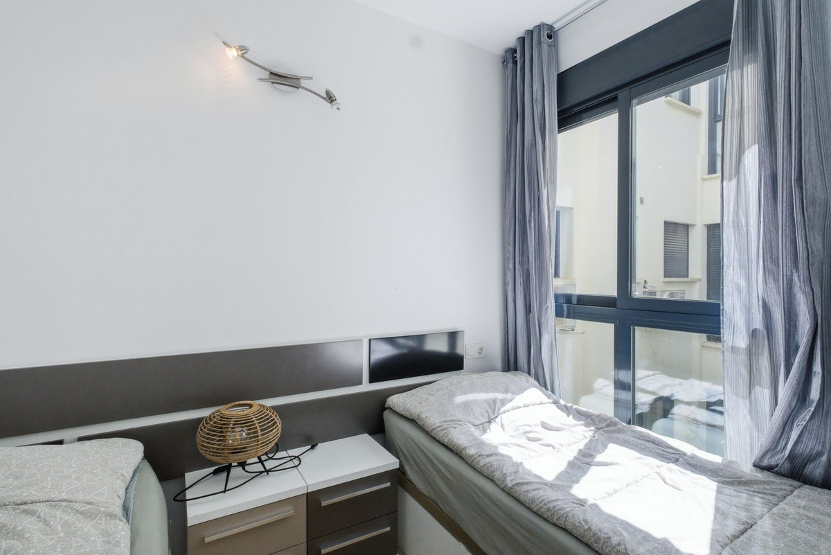 For sale - 2 Bedroom 2 Bathroom Apartment - Middle Floor Apartment in Orihuela - La Zenia  - Alicante