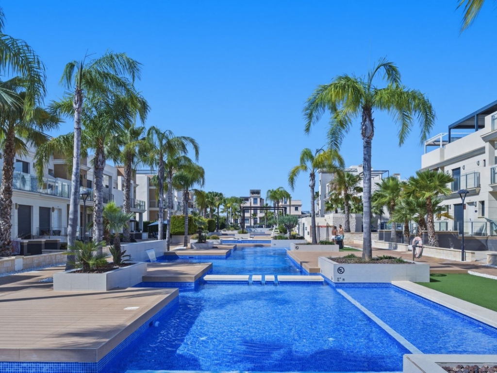 2 Bedroom 2 Bathroom Apartment - Middle Floor Apartment in Orihuela