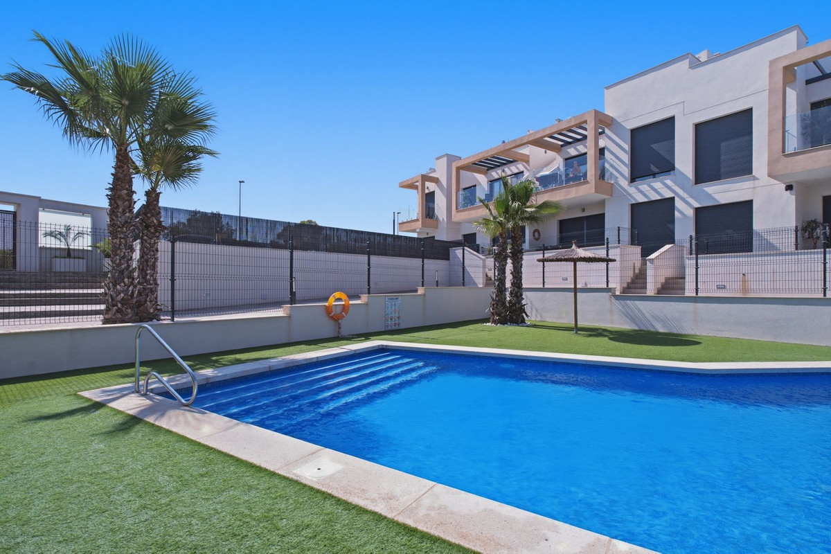 For sale - 2 Bedroom 2 Bathroom Apartment - Ground Floor Apartment in Orihuela - Villamartin  - Alicante