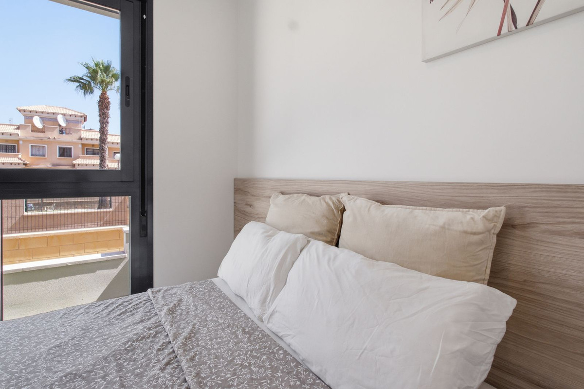 For sale - 2 Bedroom 2 Bathroom Apartment - Ground Floor Apartment in Orihuela - Villamartin  - Alicante