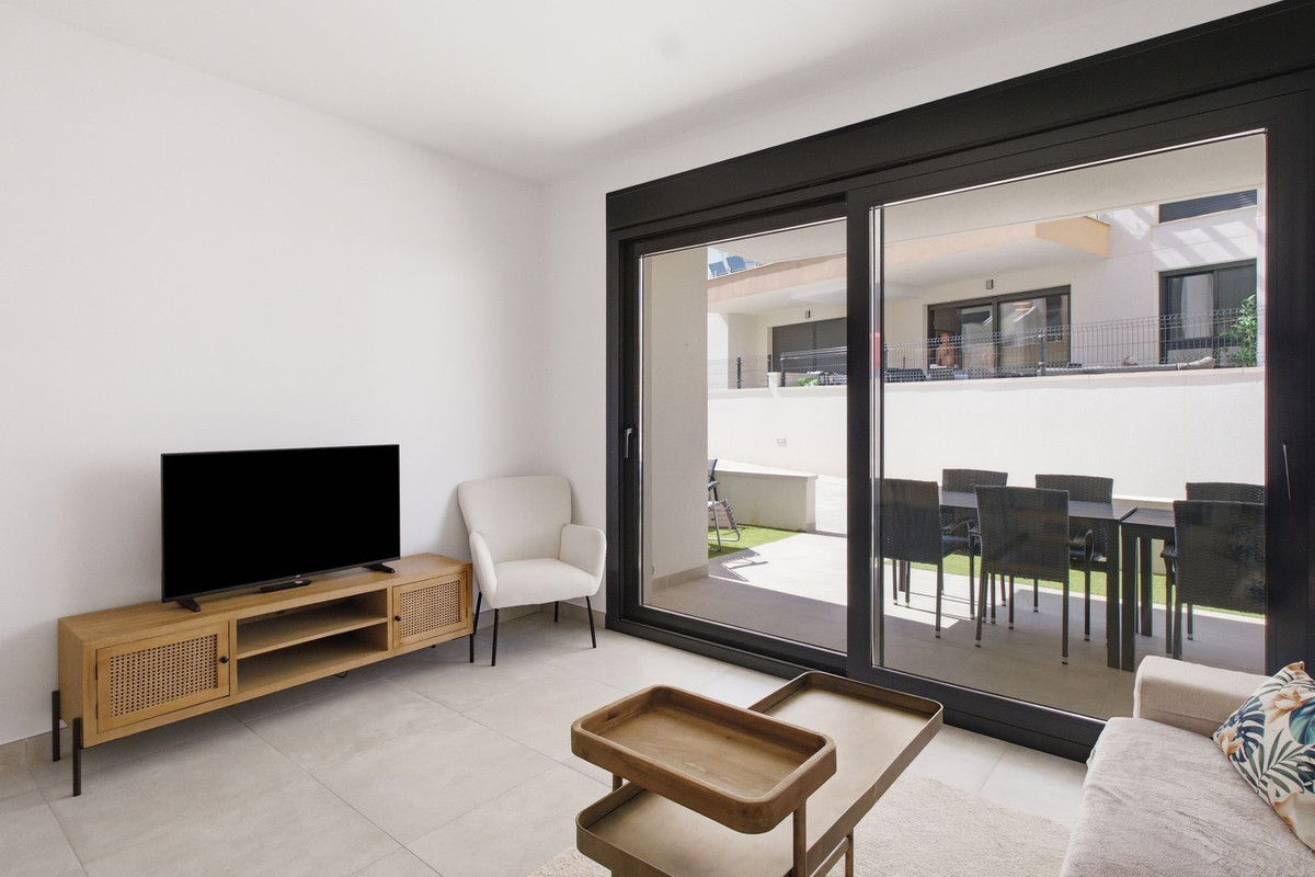For sale - 2 Bedroom 2 Bathroom Apartment - Ground Floor Apartment in Orihuela - Villamartin  - Alicante