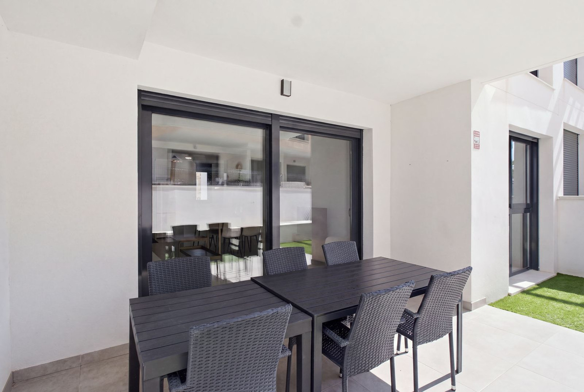 For sale - 2 Bedroom 2 Bathroom Apartment - Ground Floor Apartment in Orihuela - Villamartin  - Alicante