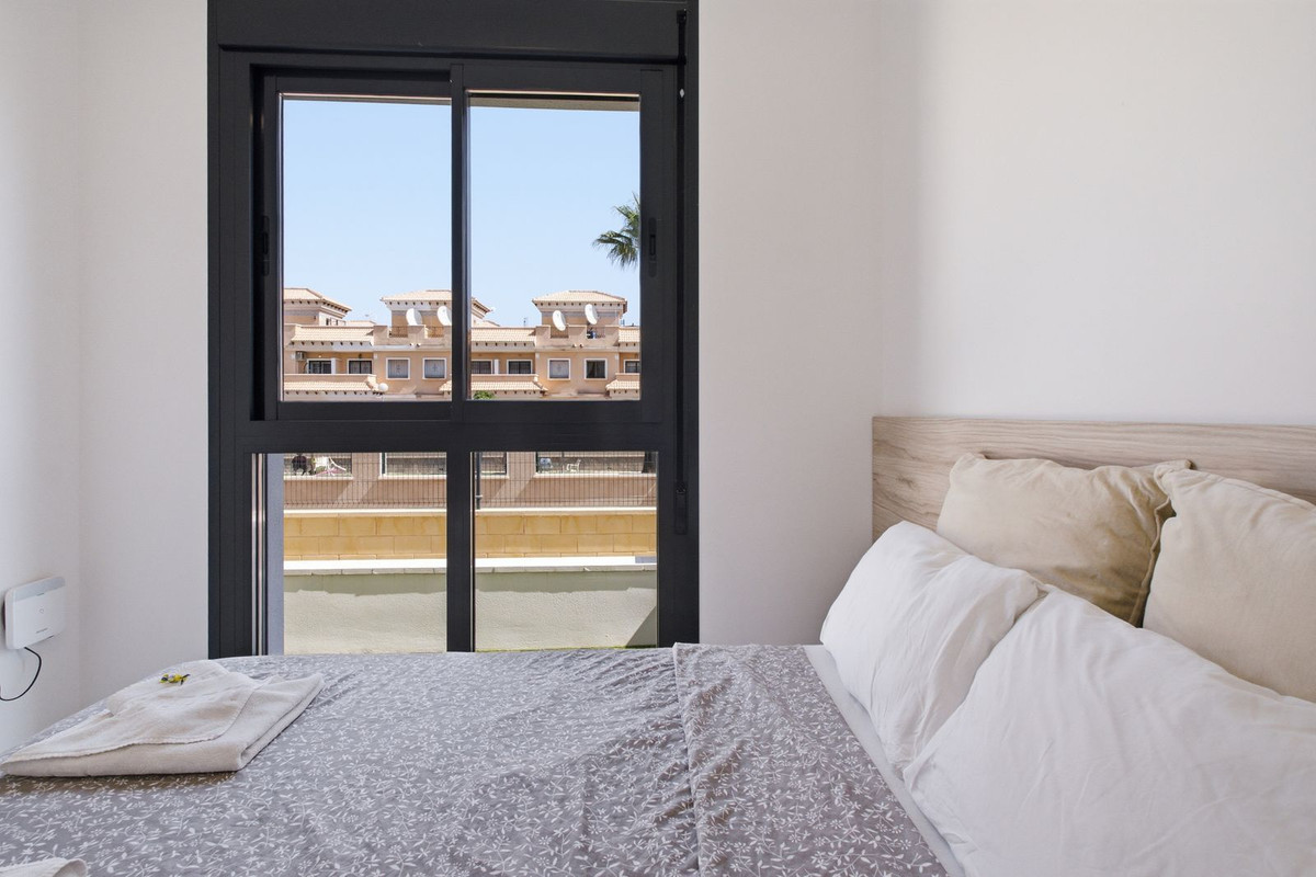 For sale - 2 Bedroom 2 Bathroom Apartment - Ground Floor Apartment in Orihuela - Villamartin  - Alicante