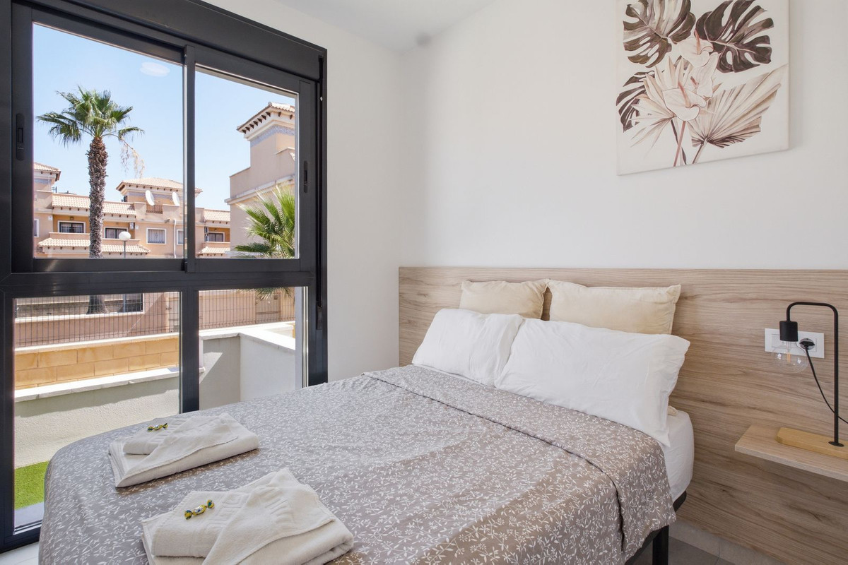 For sale - 2 Bedroom 2 Bathroom Apartment - Ground Floor Apartment in Orihuela - Villamartin  - Alicante