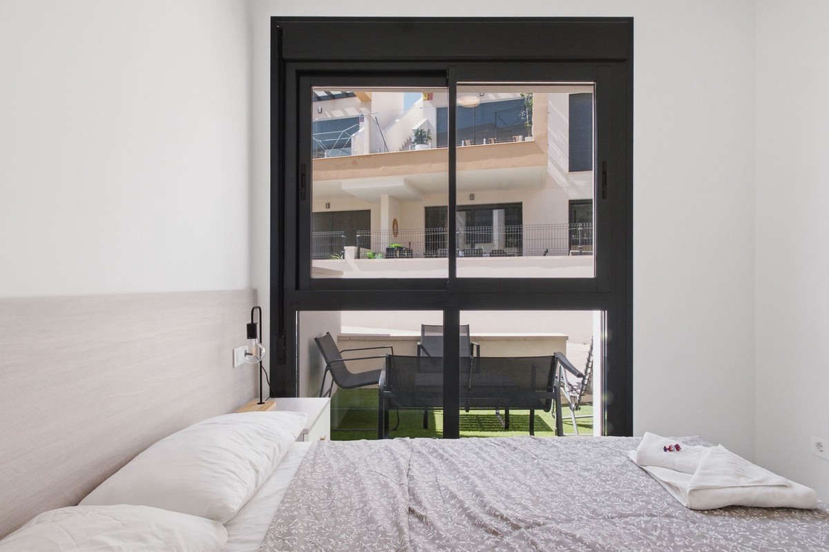 For sale - 2 Bedroom 2 Bathroom Apartment - Ground Floor Apartment in Orihuela - Villamartin  - Alicante