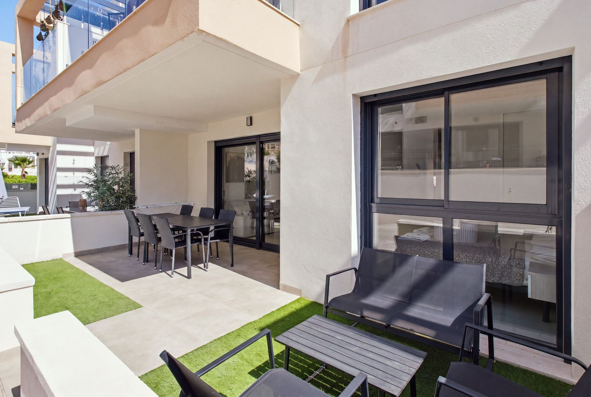 For sale - 2 Bedroom 2 Bathroom Apartment - Ground Floor Apartment in Orihuela - Villamartin  - Alicante