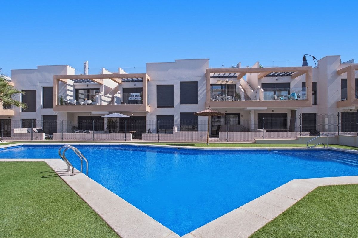 For sale - 2 Bedroom 2 Bathroom Apartment - Ground Floor Apartment in Orihuela - Villamartin  - Alicante