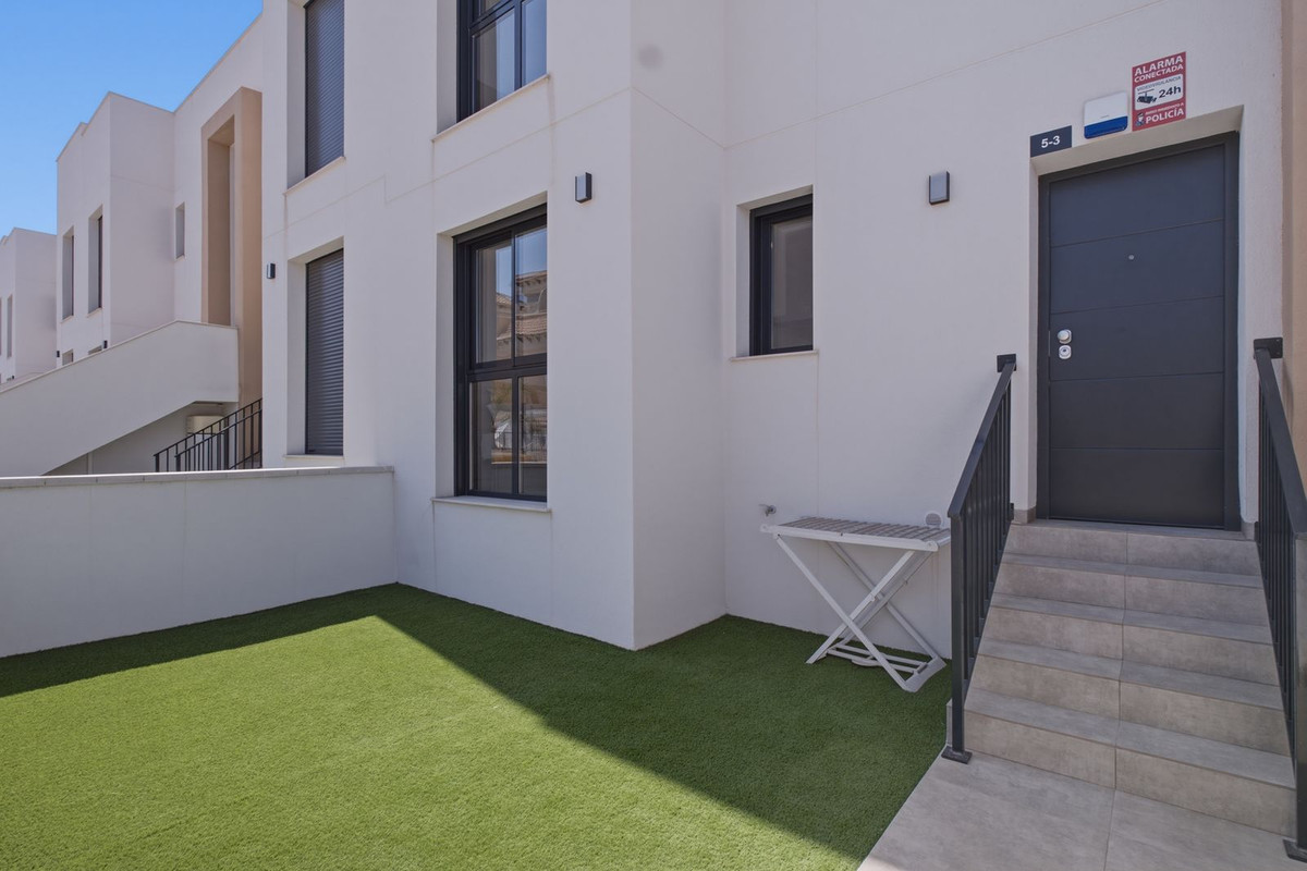 For sale - 2 Bedroom 2 Bathroom Apartment - Ground Floor Apartment in Orihuela - Villamartin  - Alicante