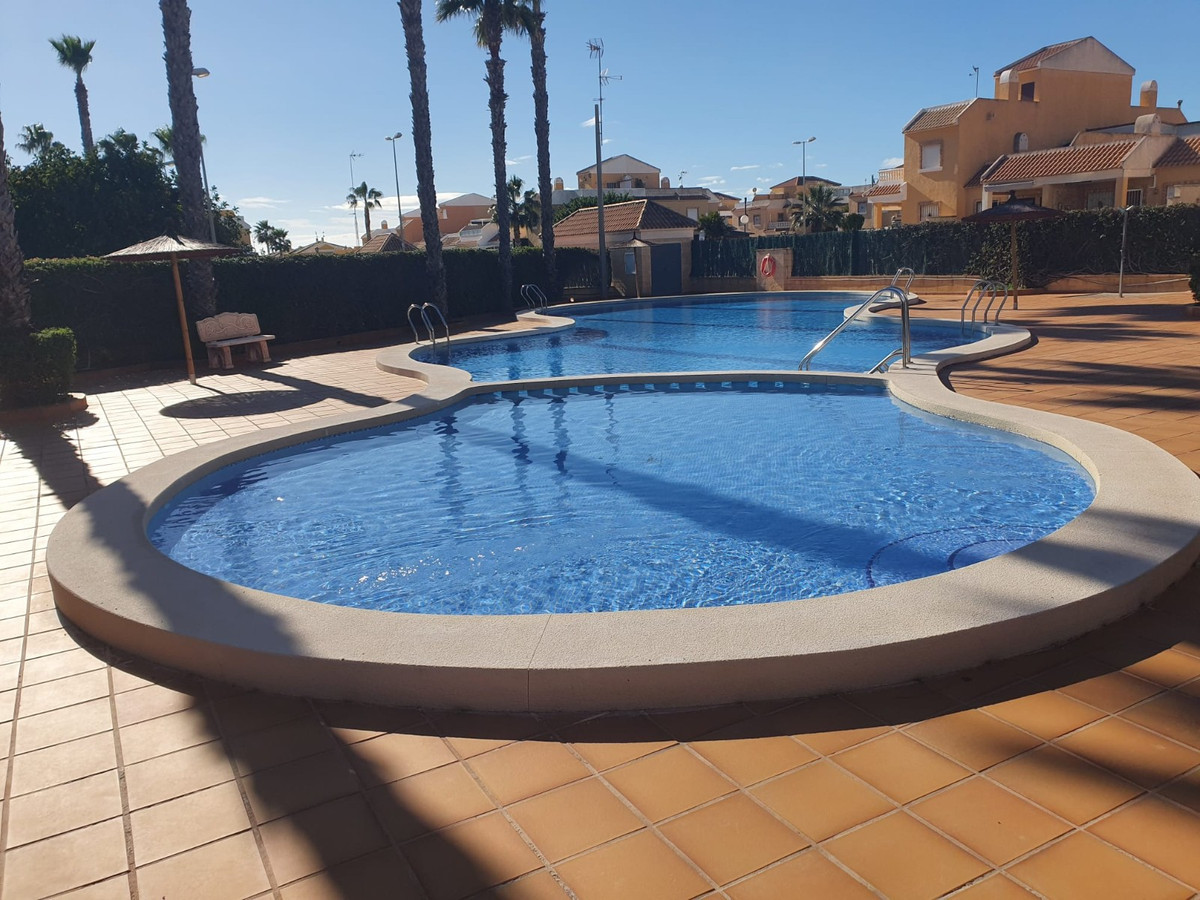 For sale - 3 Bedroom 2 Bathroom House - Detached Villa in Rojales - Rojales Centro  - Alicante