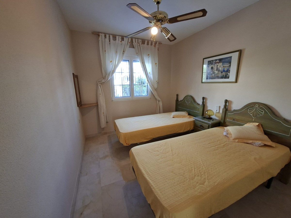 For sale - 2 Bedroom 1 Bathroom House - Detached Villa in Orihuela - Villamartin  - Alicante