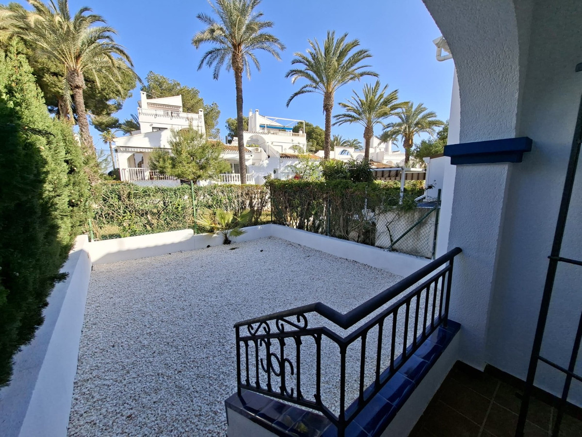 For sale - 2 Bedroom 1 Bathroom House - Detached Villa in Orihuela - Villamartin  - Alicante