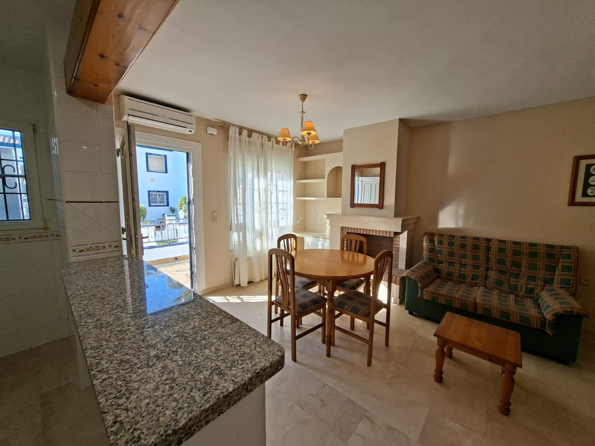 For sale - 2 Bedroom 1 Bathroom House - Detached Villa in Orihuela - Villamartin  - Alicante