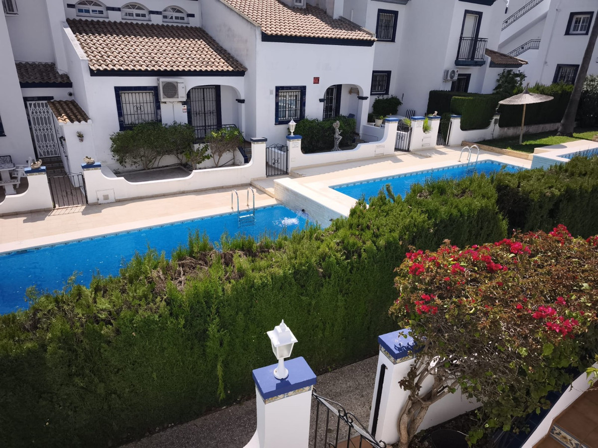 For sale - 2 Bedroom 1 Bathroom House - Detached Villa in Orihuela - Villamartin  - Alicante