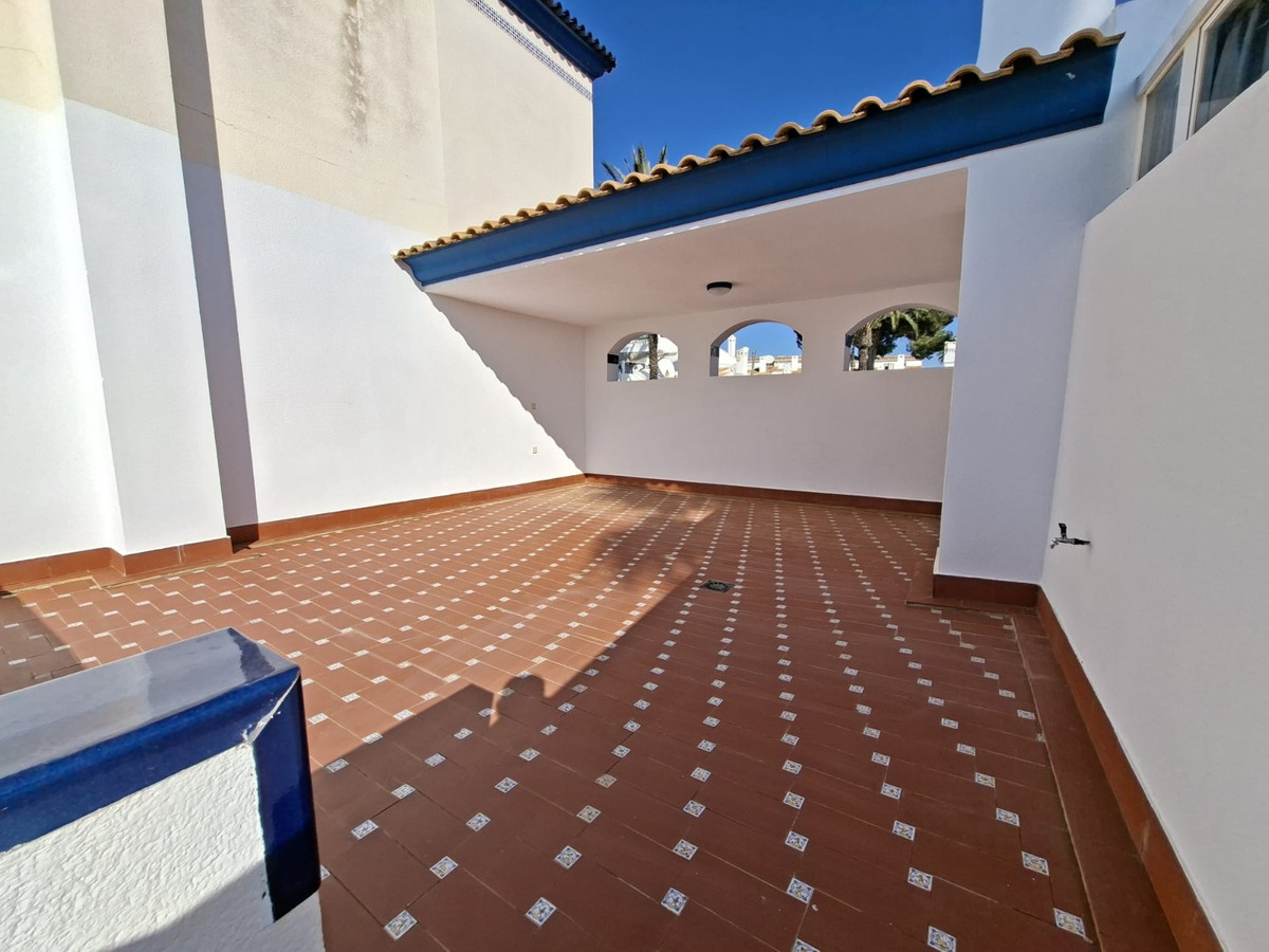 For sale - 2 Bedroom 1 Bathroom House - Detached Villa in Orihuela - Villamartin  - Alicante