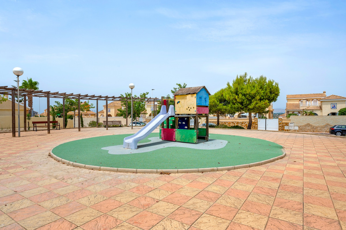 For sale - 3 Bedroom 3 Bathroom House - Detached Villa in Santa Pola - Gran Alacant  - Alicante
