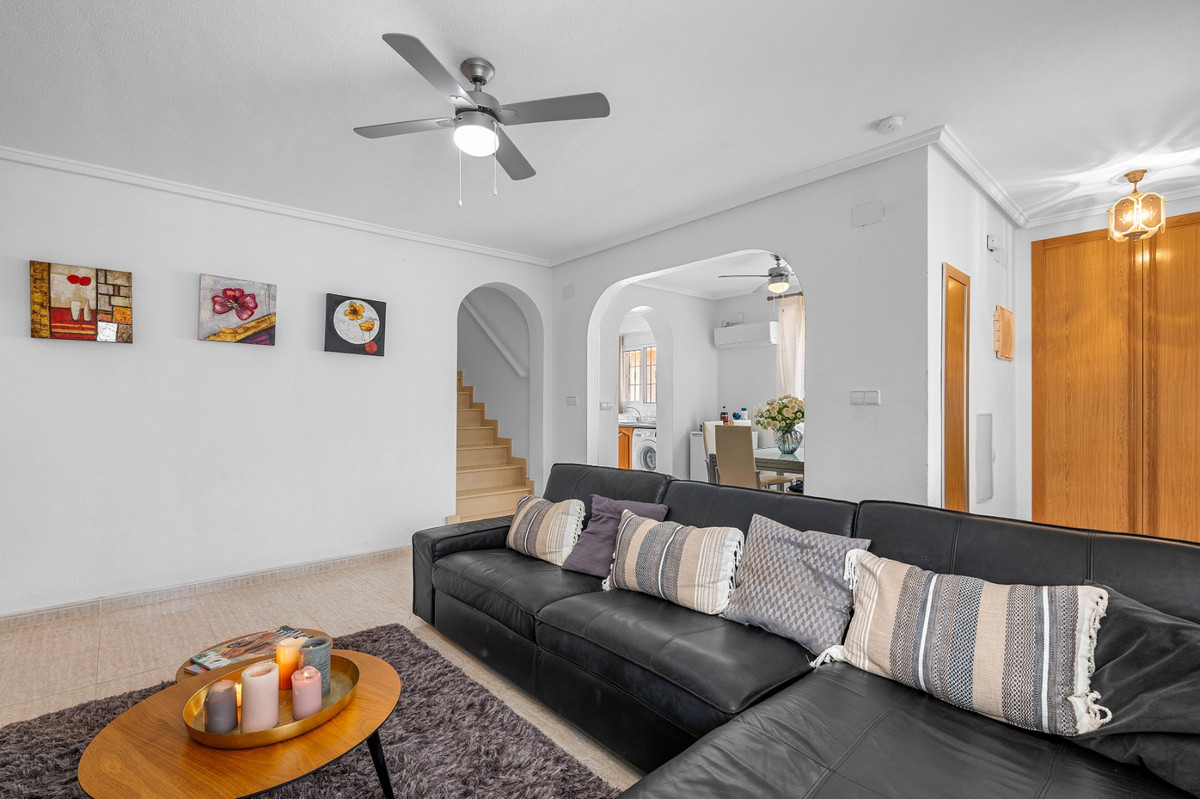 For sale - 3 Bedroom 3 Bathroom House - Detached Villa in Santa Pola - Gran Alacant  - Alicante