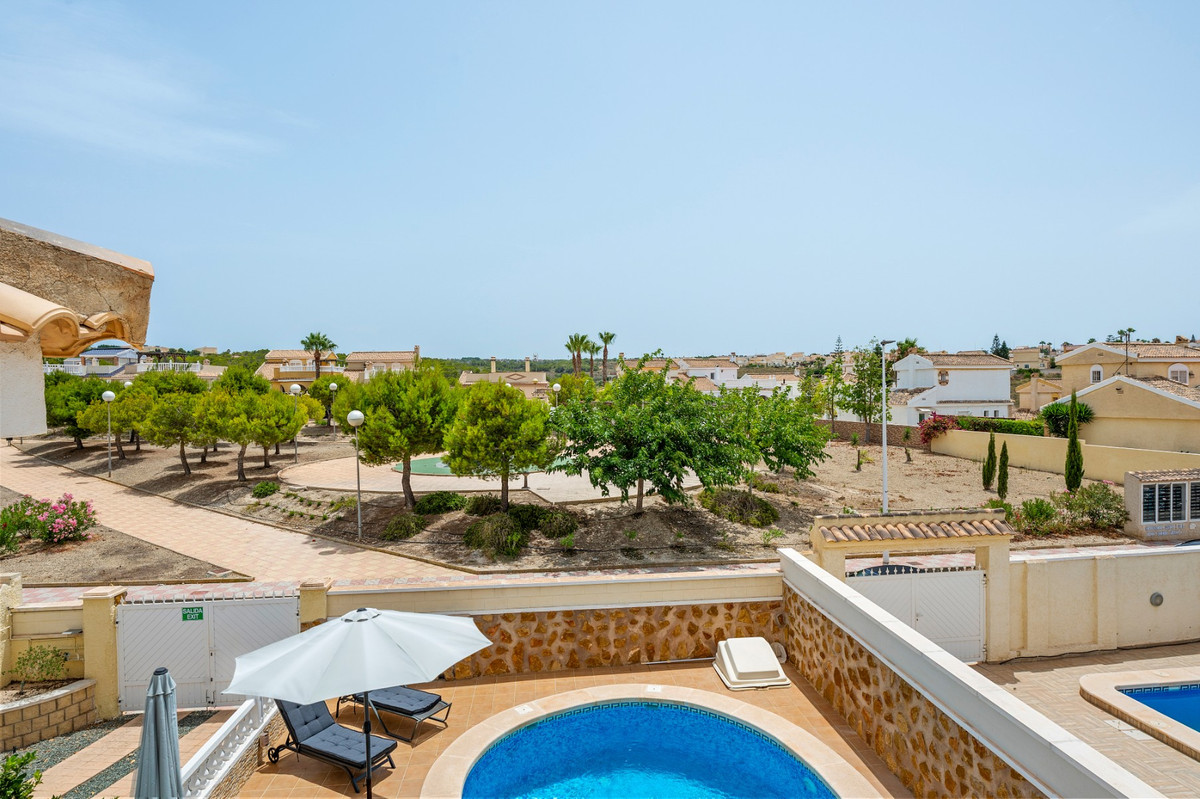 For sale - 3 Bedroom 3 Bathroom House - Detached Villa in Santa Pola - Gran Alacant  - Alicante