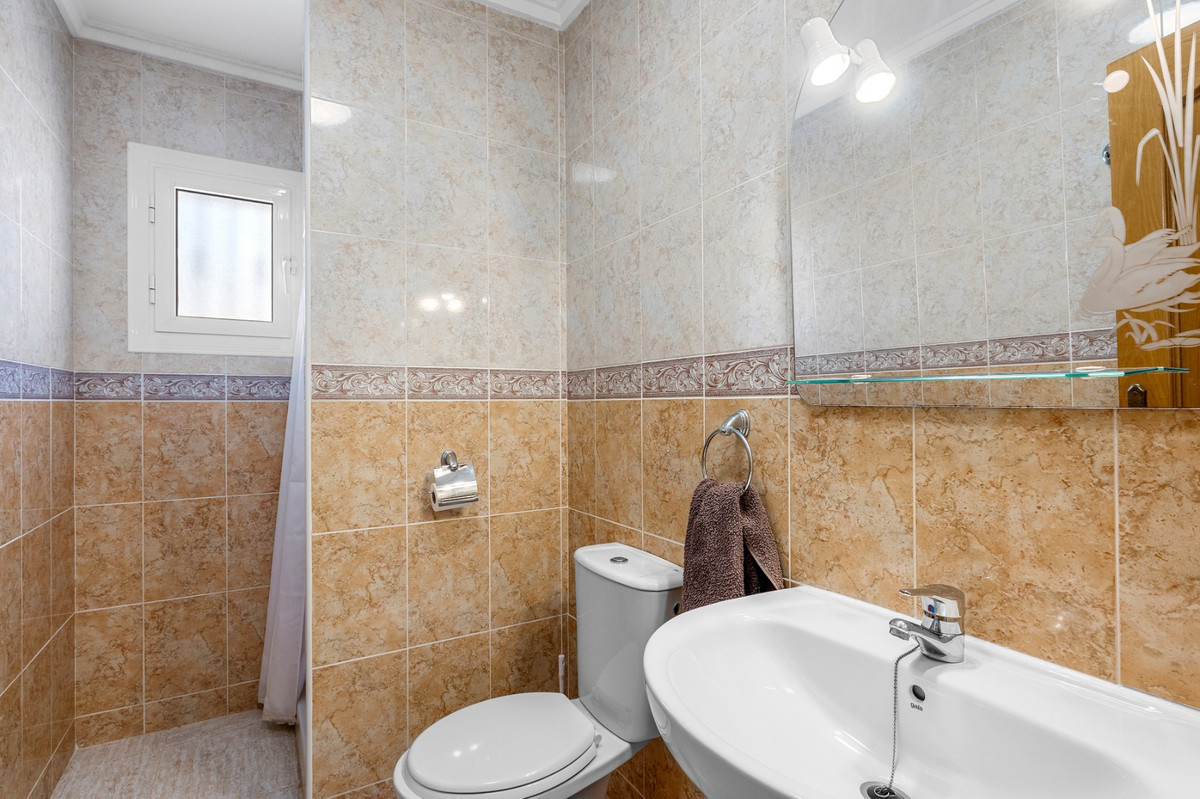 For sale - 3 Bedroom 3 Bathroom House - Detached Villa in Santa Pola - Gran Alacant  - Alicante