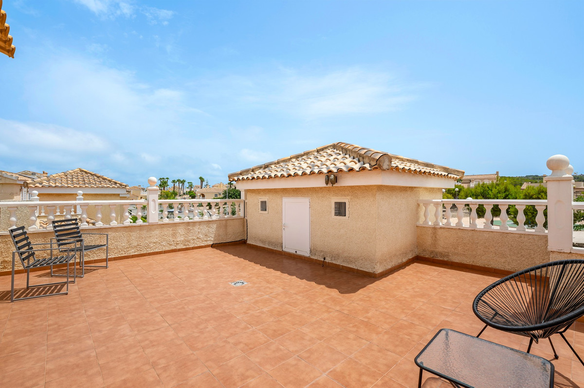 For sale - 3 Bedroom 3 Bathroom House - Detached Villa in Santa Pola - Gran Alacant  - Alicante