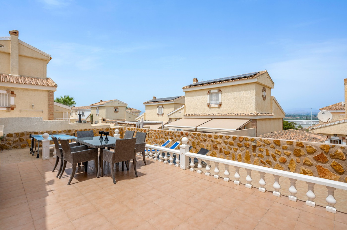 For sale - 3 Bedroom 3 Bathroom House - Detached Villa in Santa Pola - Gran Alacant  - Alicante