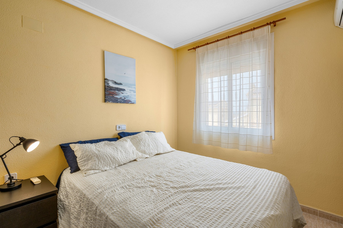 For sale - 3 Bedroom 3 Bathroom House - Detached Villa in Santa Pola - Gran Alacant  - Alicante