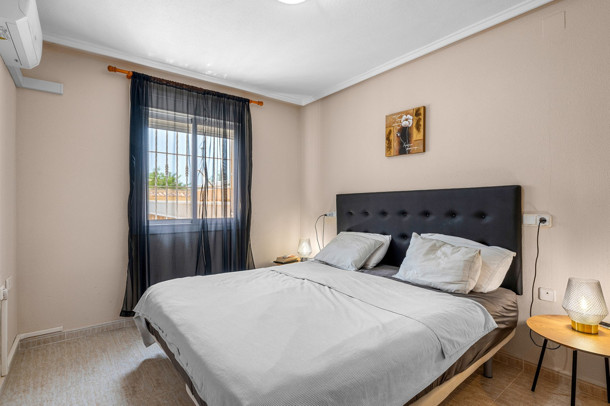 For sale - 3 Bedroom 3 Bathroom House - Detached Villa in Santa Pola - Gran Alacant  - Alicante
