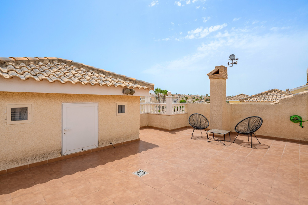 For sale - 3 Bedroom 3 Bathroom House - Detached Villa in Santa Pola - Gran Alacant  - Alicante