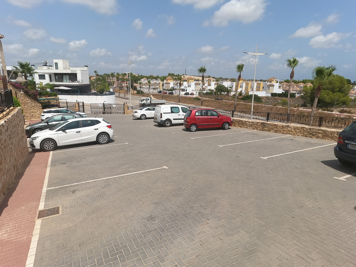 For sale - 2 Bedroom 2 Bathroom Apartment - Ground Floor Apartment in Algorfa - La Finca Golf  - Alicante