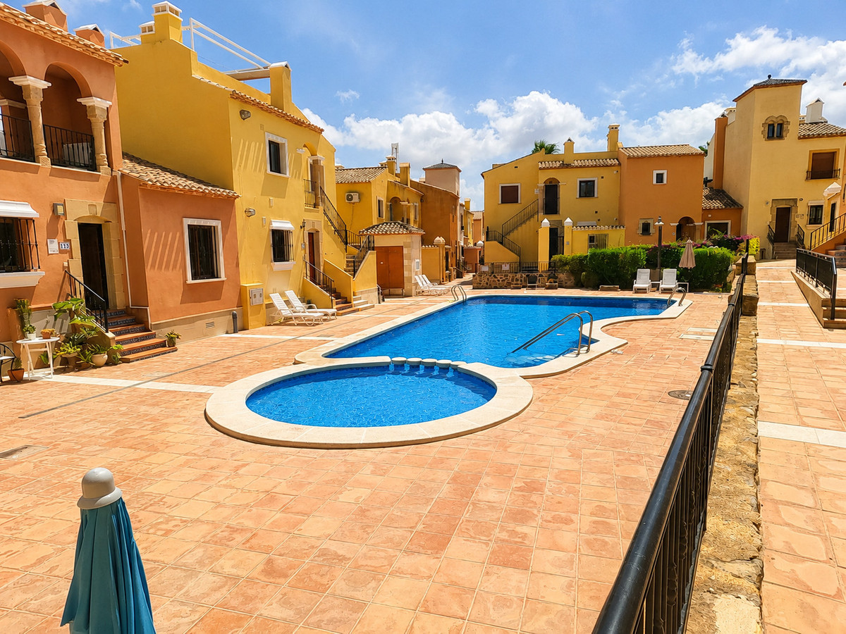 For sale - 2 Bedroom 2 Bathroom Apartment - Ground Floor Apartment in Algorfa - La Finca Golf  - Alicante