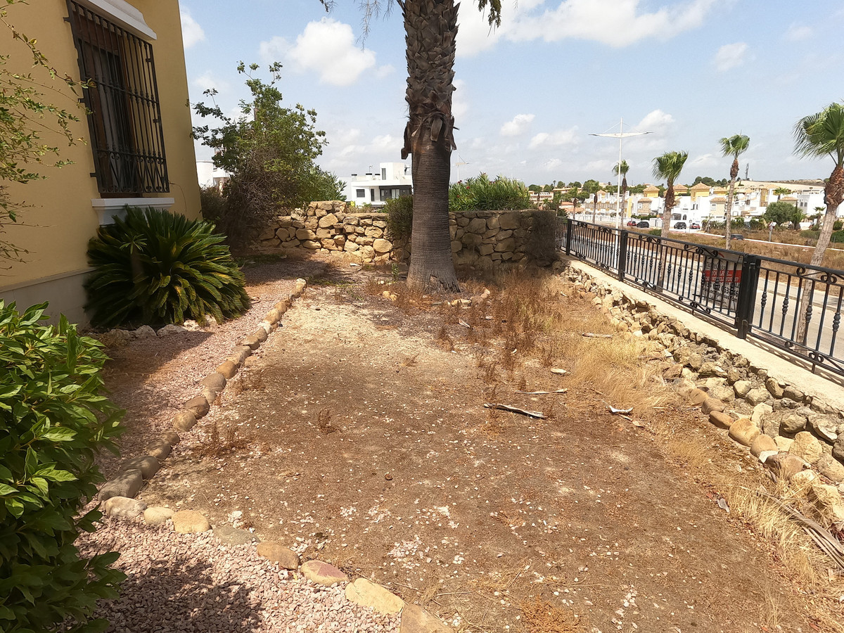 For sale - 2 Bedroom 2 Bathroom Apartment - Ground Floor Apartment in Algorfa - La Finca Golf  - Alicante