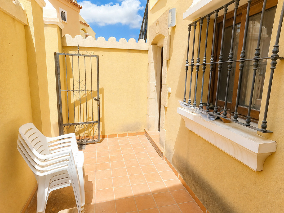 For sale - 2 Bedroom 2 Bathroom Apartment - Ground Floor Apartment in Algorfa - La Finca Golf  - Alicante