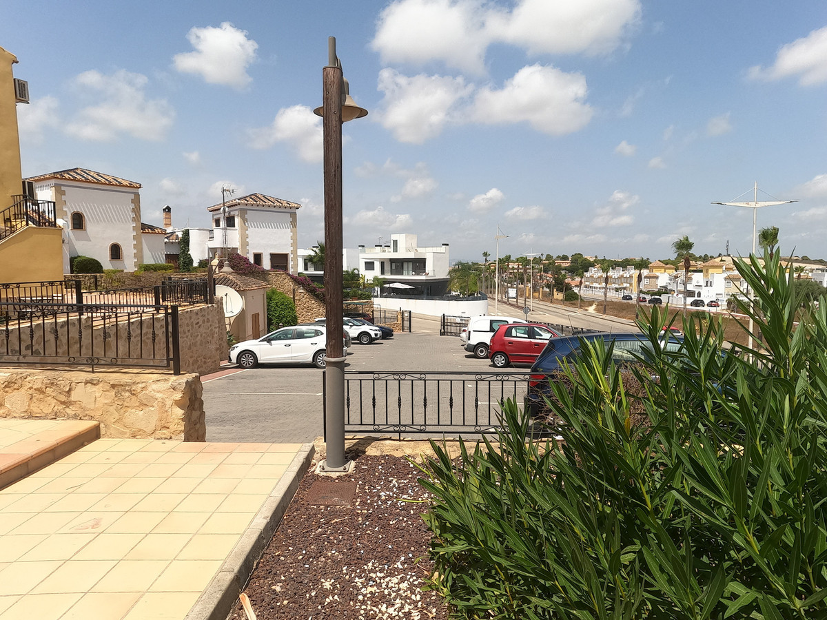 For sale - 2 Bedroom 2 Bathroom Apartment - Ground Floor Apartment in Algorfa - La Finca Golf  - Alicante