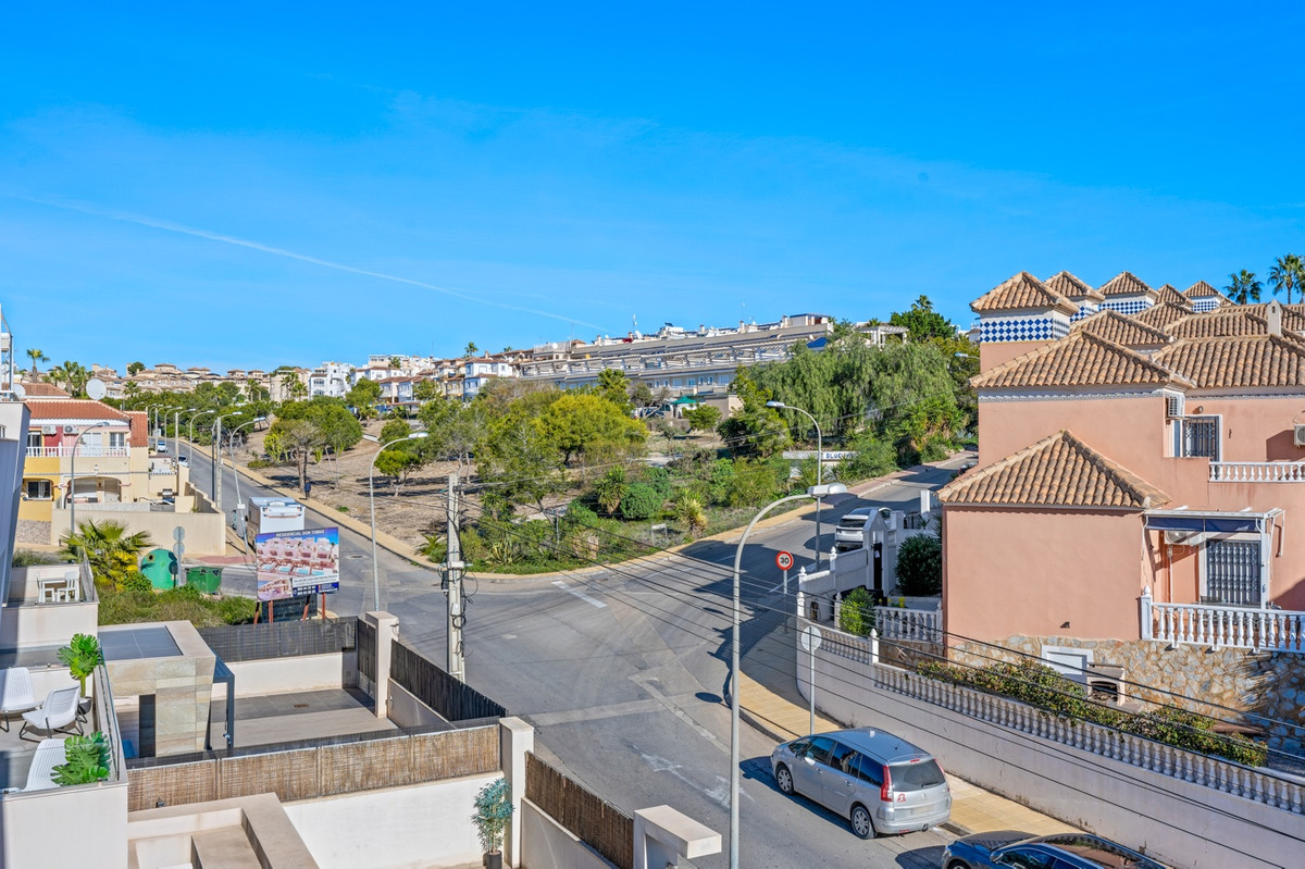 For sale - 3 Bedroom 3 Bathroom House - Detached Villa in Orihuela - Blue Lagoon  - Alicante