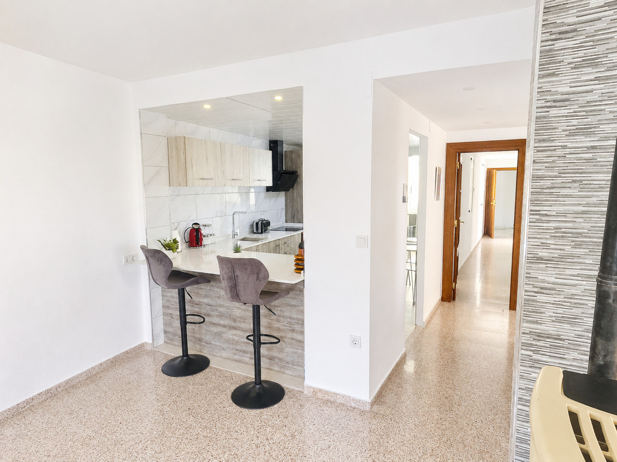 For sale - 2 Bedroom 1 Bathroom Apartment - Top Floor Apartment in Algorfa - Algorfa Centro  - Alicante