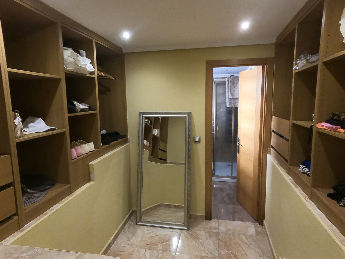 For sale - 5 Bedroom 4 Bathroom House - Detached Villa in Algorfa - Algorfa Centro  - Alicante