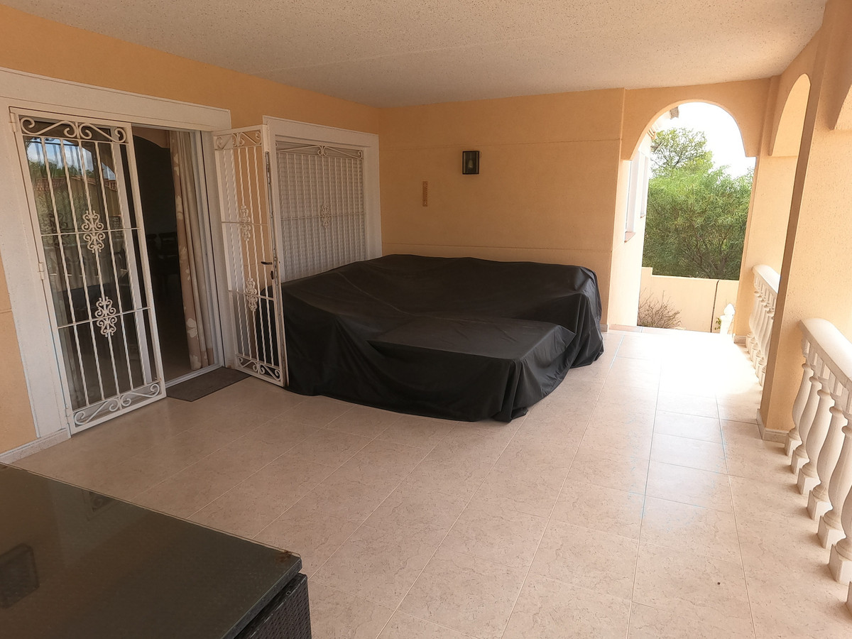 For sale - 5 Bedroom 4 Bathroom House - Detached Villa in Algorfa - Algorfa Centro  - Alicante