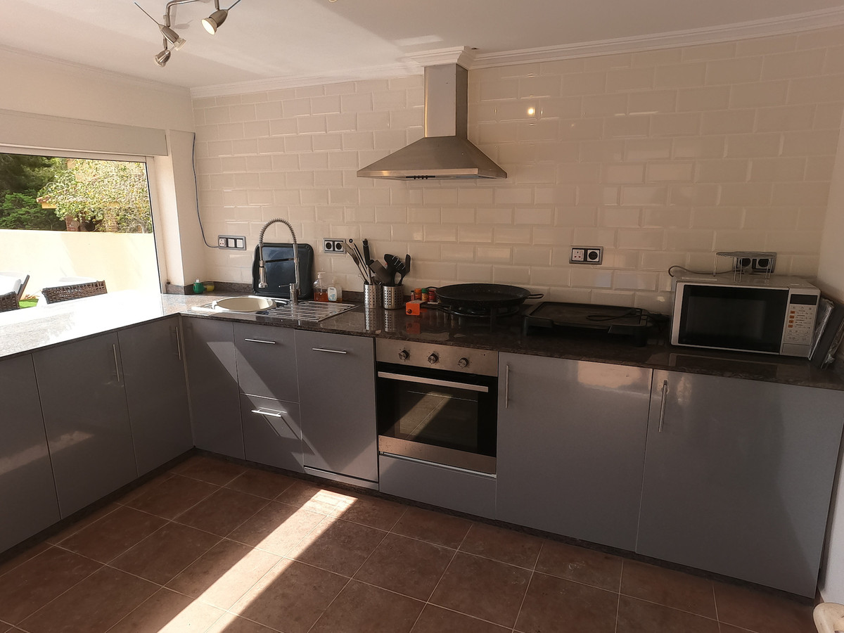 For sale - 5 Bedroom 4 Bathroom House - Detached Villa in Algorfa - Algorfa Centro  - Alicante