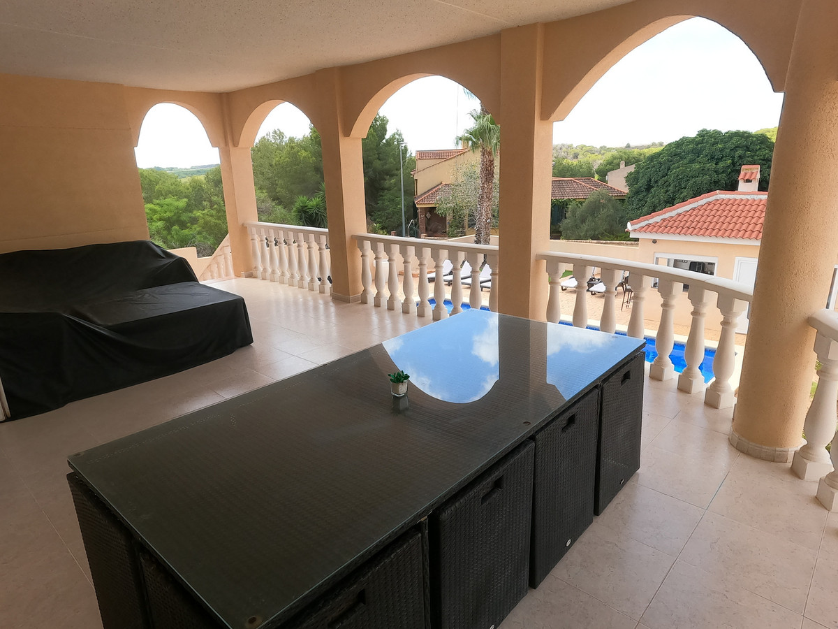 For sale - 5 Bedroom 4 Bathroom House - Detached Villa in Algorfa - Algorfa Centro  - Alicante